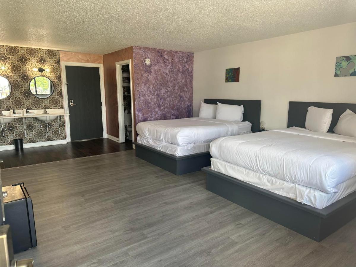 Hotel Rosewood Garden Lake Delton Esterno foto